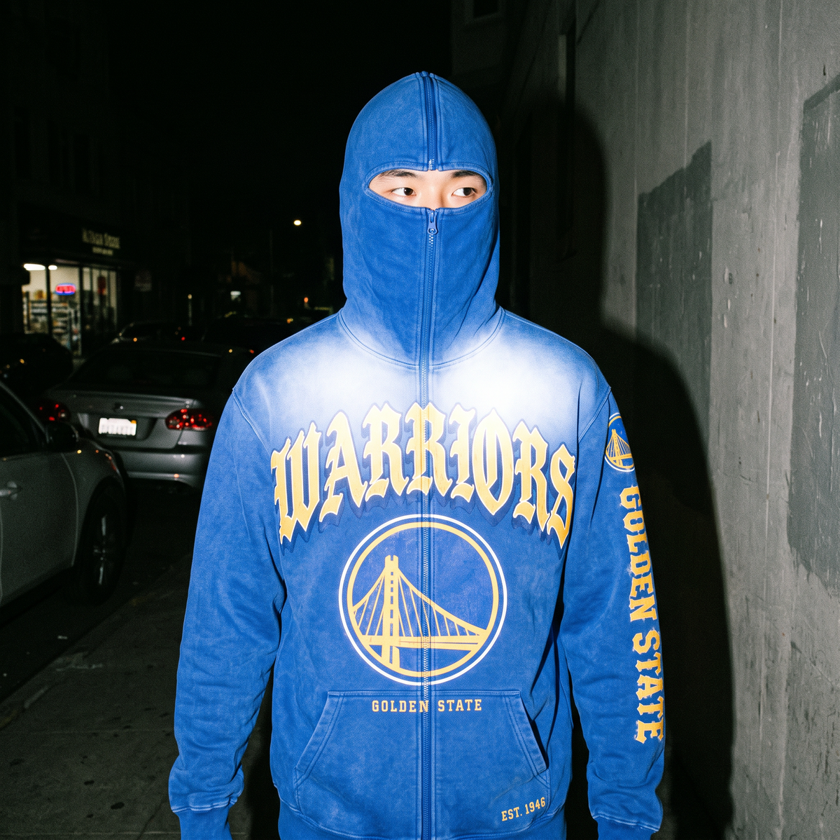 Customer photo, Golden State Warriors HoopedHoodies hoodie zipped up on the street